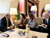 نائب رئيس مجلس الوزراء وزير الخارجية يلتقي بالمبعوثة الأمريكية لسوريا ومساعدة وزير الخارجية لشؤون العراق وإيران على هامش منتدى الدوحة