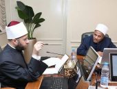 وزير الأوقاف يلتقي مدير مديرية أوقاف قنا لمتابعة الانضباط الإداري والدعوي