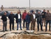 مسئولو “الإسكان” يتابعون مشروعات المرافق والطرق لتعظيم الاستفادة من الأراضي بمدينة الشروق