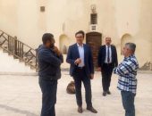وزير الثقافة يتفقد مركز الحرف التراثية والتقليدية بالفسطاط ويوجه بوضع خطة لتسويق المنتجات بالمعارض داخل وخارج مصر وإقامة ملتقيات فنية للحرف بالمراسم.