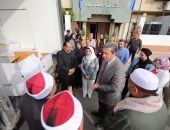 محافظ دمياط يشهد استلام ٢ طن لحوم تابعة لوزارة الأوقاف و٦٠ لحاف فايبر تمهيدًا لتوزيعهم على الفئات الأولى بالرعاية