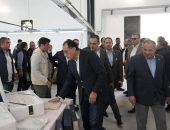 رئيس الوزراء يتفقد مصنعي “ستريت ايه جينز” للملابس الجاهزة و “أنتيك” للملابس والمفروشات
