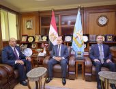 محافظ كفرالشيخ يستقبل رئيس فرع هيئة الرقابة الإدارية بالمحافظة.. فى ضوء فعاليات الاحتفال باليوم العالمي لمكافحة الفساد