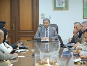 محافظ دمياط يناقش مع مستشار وزير النقل والجهات المعنية الموقف التنفيذى لمشروعات الطرق المدرجة بالمبادرة الرئاسية ” حياة كريمة “