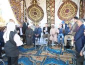 وزير الزراعة يلتقي مزارعي قرية البغدادي بالأقصر