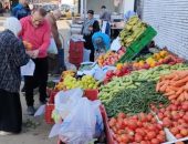 محافظ الجيزة يتابع انتظام فتح سوق اليوم الواحد بإمبابة اليوم الجمعة وتوافد المواطنين عليه
