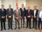 رئيس اقتصادية قناة السويس يُوقع مشروعين جديدين بالقنطرة غرب الصناعية للصناعات الغذائية والمنسوجات