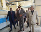 جولة تفقدية لنائب محافظ الاقصر داخل مطحن الإتحاد بالأقصر