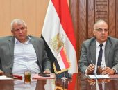 وزير الموارد المائية والري ومحافظ الوادي الجديد  يبحثان موقف وضوابط استخدام المياه الجوفية بنطاق المحافظة