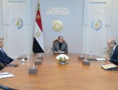 السيد الرئيس عبد الفتاح السيسي،يجتمع ، مع السيد محمد صلاح الدين وزير الدولة للإنتاج الحربي، والدكتور سامح الحفني وزير الطيران المدني، والفريق أحمد الشاذلي رئيس هيئة الشئون المالية للقوات المسلحة، واللواء أحمد العزازي رئيس الهيئة الهندسية للقوات المسلحة، والسيدة سهير عبد الله القائم بأعمال رئيس مجلس إدارة شركة مصر للطيران للخدمات الجوية.