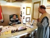 رئيس مدينة الأقصر يبحث شكاوى المواطنين في لقاء اليوم المفتوح