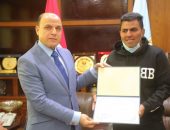 محافظ كفرالشيخ يكرم الفائزين بمسابقات الأسبوع العربي للبرمجة في دورته الرابعة.. مؤكدًا  على رعاية الطلاب المبدعين من ذوي الهمم في كافة المجالات