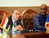 وزير الخارجية والهجرة يلتقي مع وزير البنية التحتية التشادي