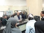 محافظ بنى سويف يتابع انتظام سير العمل بمجمع الخدمات الحكومية  ويتفقد سوق وموقف سدس ضمن مشروعات”حياة كريمة”