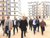 وزير الإسكان يتفقد المشروعات السكنية ومحطة الصرف الصحي رقم 5 بمدينة بدر