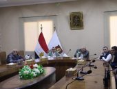 محافظ الوادي الجديد يبحث دعم وتطوير مرفق الإسعاف بالمحافظة