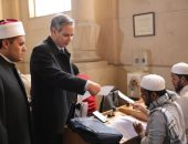 المشرف على الأروقة يتفقد اختبارات تحديد المستوى برواق الخط العربي بالجامع الأزهر