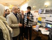محافظ بني سويف يتفقد المعرض المحلي للمسابقة العالمية”ISEF” للعلوم والهندسة ويُشيد بجهود الطلاب المبدعين
