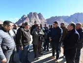 وزير الإسكان يواصل جولته بمشروع تطوير موقع التجلى الأعظم بسانت كاترين بتفقد الفندق الجبلى والنزل البيئي ومبنى وساحة السلام