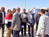 محافظ الأقصر يتفقد ” سوق اليوم الواحد” و ” المنطقة الصناعية ” ومحطة الصرف الصحي  والظهير الصحراوي..