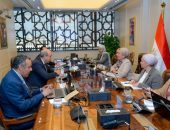 وزيرة البيئة تستقبل وزير الطيران المدني لبحث التعاون المشترك في ملف تغير المناخ والسياحة البيئية.