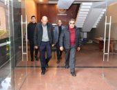 محافظ الدقهلية يستقبل الدكتور محمد غنيم ويشيد بدوره في مجال زراعة الكلى.