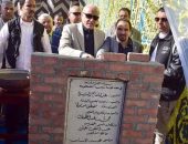 فى حشد شعبي.. محافظ الأقصر يضع حجر أساس مدرستين ويلتقى أهالي الضبعية