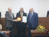 كلية التربيةجامعةالأزهربالقاهرةتكرم السيد/إبراهيم شحاته رئيس مجلس الإدارةوالتحريرلصحيفةوموقع بوابة التايمز الدولية