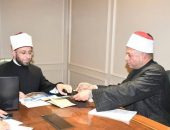 وزير الأوقاف يلتقي مدير مديرية أوقاف الشرقية لمتابعة الانضباط الإداري والدعوي