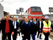 خلال تفقد نائب رئيس مجلس الوزراء للتنمية الصناعية وزير الصناعة والنقل لمشروع انشاء ورشة صيانة جرارات GE الجديدة بارض مهمشة المقامة على مساحة 40 الف متر مسطح وتكريم العاملين المتميزين بالهيئة