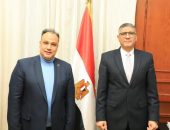 محافظ الجيزة يستقبل وكيل مديرية الشباب والرياضة بالمحافظة عقب تكليفه مديراً لمديرية الشباب والرياضة بالفيوم لتهنئته بالمنصب الجديد