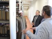 في تقرير حصاده لعام 2024م.. «البحوث الإسلامية»: تسجيل 7300 كتاب و3200 رسالة جامعية و(71) دورية. ترميم 23 كتابًا و415 ورقة مخطوط . – نقل 35557 مخطوط و111531 مطبوع إلى المكتبة الجديدة. رقمنة ٧٢ مجلدًا ومخطوطًا.