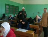 موفد قطاع المعاهد الأزهرية يشيد بحُسن سير امتحانات النقل الثانوي بكفر الشيخ