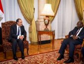 وزير الخارجية يستقبل رئيس وكالة الفضاء المصرية