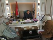 رئيس مدينة الأقصر يبحث شكاوى المواطنين في لقاء اليوم المفتوح