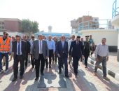 محافظ المنيا يتلقى تقريرًا عن إنجازات قطاع مياه الشرب والصرف الصحي خلال عام 2024