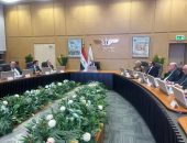 وزير الطيران المدني يلتقي مسئولى  شركة   “TAV Airports” لعرض إمكانيات التعاون المشترك في مجال إدارة وتشغيل المطارات .