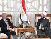 وزير الأوقاف يستقبل وزير الشئون الإسلامية السنغافوري بالعاصمة الإدارية الجديدة