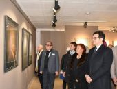 وزير الثقافة يفتتح المعرض الاستيعادي للفنان الراحل محمد حازم فتح الله “بين ثنايا الوجدان”