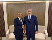 وزير الخارجية والهجرة يلتقي مع نظيره التركي على هامش اجتماعات الرياض بشأن سوريا