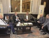 محافظ الأقصر ورئيس مجلس إدارة الهيئة العامة للنقل النهرى يبحثان اشتراطات منح تراخيص معديات الأهالى