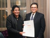 الفنان الكبير محمد منير عقب تكريمه من وزير الثقافة: فخور أني صناعة مصرية