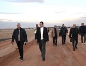تنفيذاً لتكليفات وزير الإسكان: مسئولو “الإسكان” يتفقدون المشروعات السكنية والبنية الأساسية بمدينة العاشر من رمضان