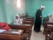 رئيس الإدارة المركزية لمنطقة القاهرة الأزهرية يتفقد لجان امتحانات الشهادة الابتدائية والإعدادية الأزهرية