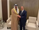 وزير الخارجية والهجرة يجتمع بوزير خارجية البحرين