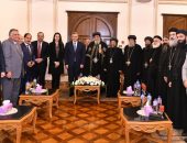قداسة البابا يستقبل محافظ الإسكندرية