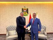 السفير المصري في بغداد يلتقي مع وزير الشباب والرياضة العراقي