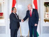 السفير المصري في بودابست يقدم أوراق اعتماده إلى الرئيس المجري