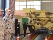 الفريق أول / عبد المجيد صقر القائد العام للقوات المسلحة وزير الدفاع والإنتاج الحربى يتفقد أحد تشكيلات قوات الدفاع الجوى ويلتقى عدداً من المقاتلين …