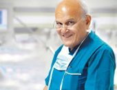 وزير الطيران المدني* يُصدر قرارًا بإطلاق اسم الدكتور مجدي يعقوب على صالة كبار الزوار بمطار أسوان الدولي تكريمًا لإسهاماته العديدة والمتميزة في مجال جراحة وزراعة القلب، ولإنجازاته العلمية الغير مسبوقة لخدمة الإنسانية كلها.